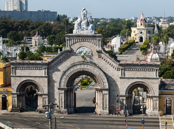 Entrada Cementerio Colón